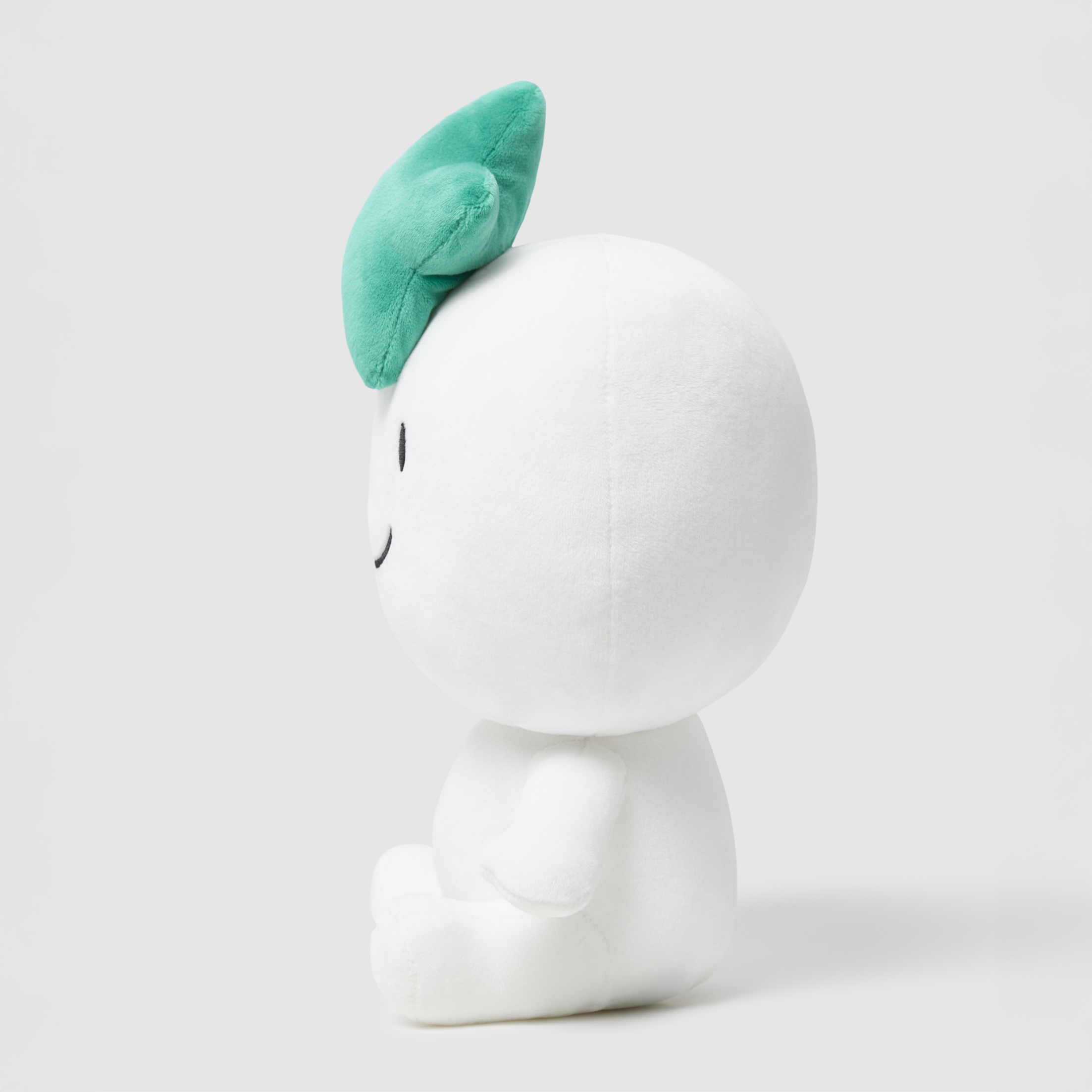 별돌이 앉은 인형